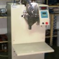 Poluautomatska pakerica za zrnaste materijale PAVK-100